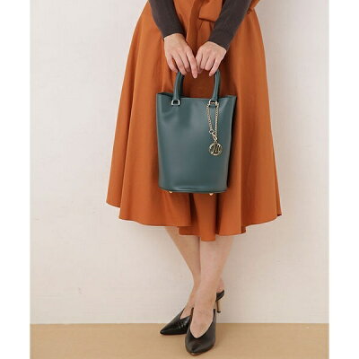 骨格ストレートタイプに似合うバッグのお手本コーデ