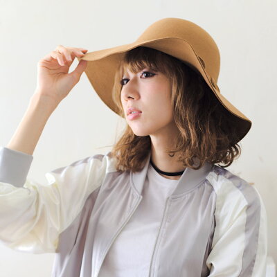 骨格ウェーブタイプに似合う帽子のお手本コーデ