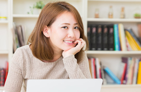 ストレートタイプに似合うニット