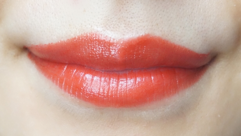 ヴィセアヴァンリップスティック「001 THE RED  鮮やかなトゥルーレッド」