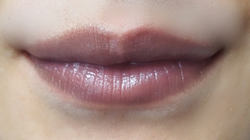 ヴィセアヴァンリップスティック「015 POKER FACE シアーなオフブラック」