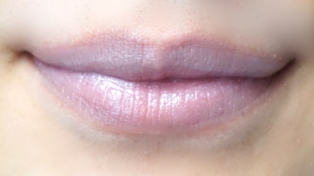 ヴィセアヴァンリップスティック「016 MILK シアーなミルクホワイト」