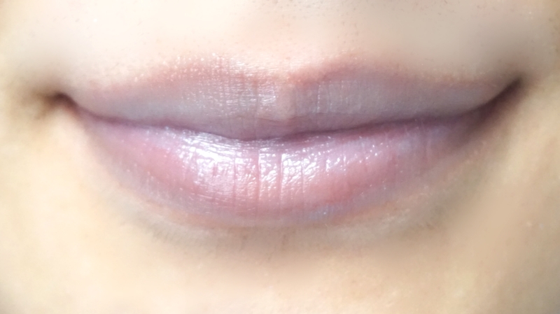 ヴィセアヴァンリップスティック「017 LAGOON シアーなラグーンブルー」