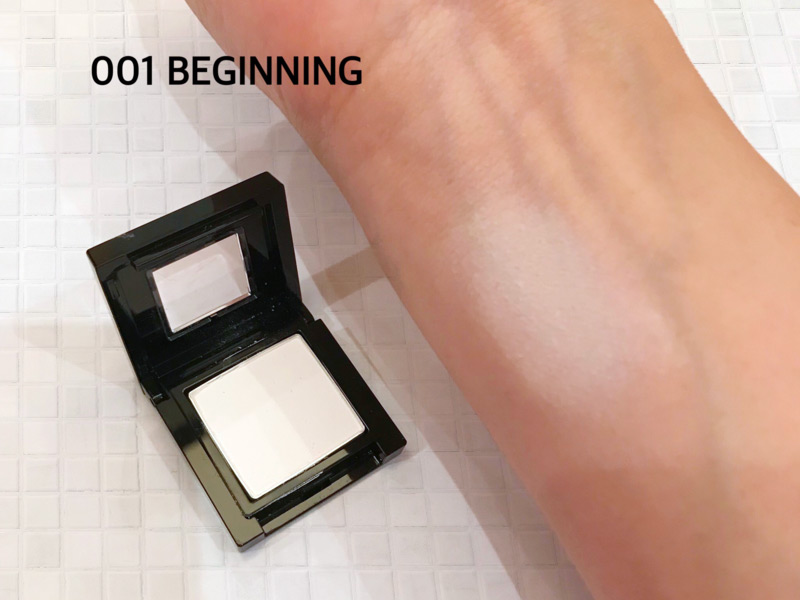 コーセーのアイシャドウ「シングルアイカラー」タッチアップ(001 BEGINNING)