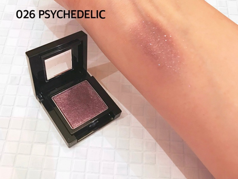 コーセーのアイシャドウ「シングルアイカラー」タッチアップ(026 PSYCHEDELIC)