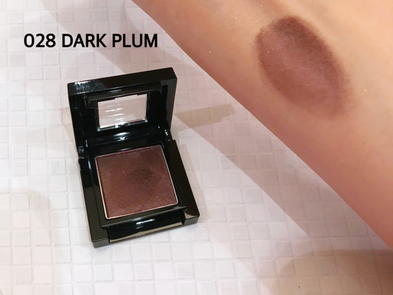 コーセーのアイシャドウ「シングルアイカラー」タッチアップ(028 DARK PLUM)