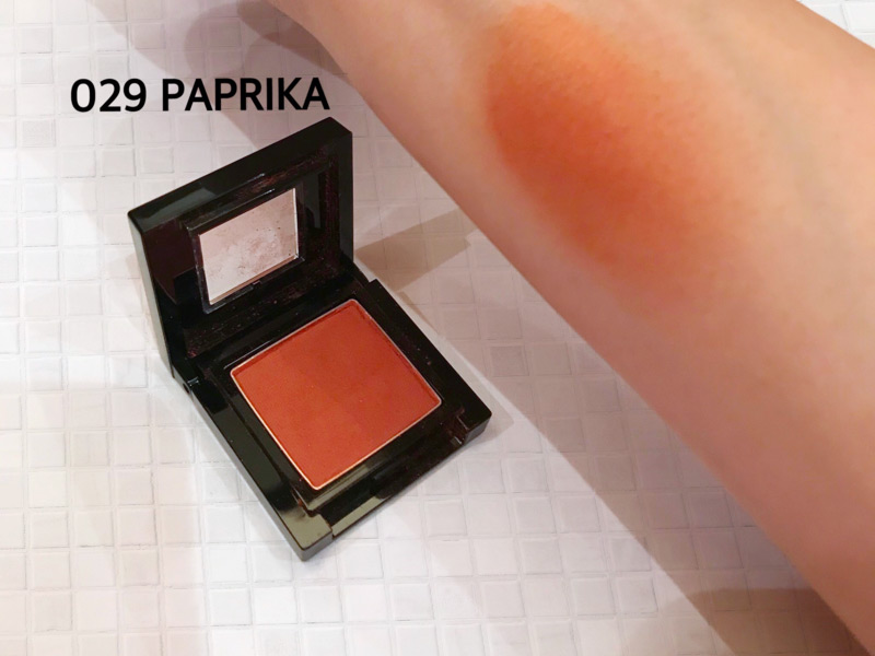 コーセーのアイシャドウ「シングルアイカラー」タッチアップ(029 PAPRIKA)