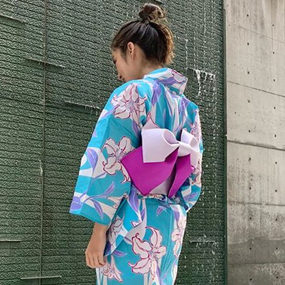 凛とした白百合柄がステキな夏恋浴衣の着用イメージ