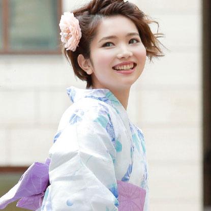 朝顔と桜の花の涼浴衣の着用イメージ