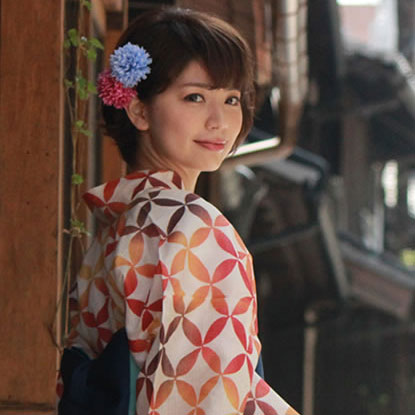 七宝柄の町娘風オシャレ浴衣の着用イメージ