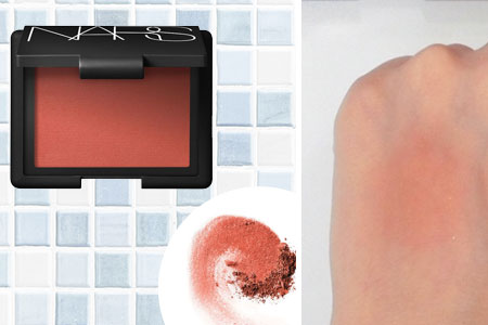 NARS(ナーズ)人気チーク「ブラッシュ」4035 バーニッシュドアプリコットのタッチアップイメージ