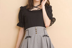 骨格ウェーブタイプがスタイルアップできる上重心のデザイン「ハイウエスト」