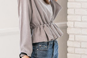 骨格ウェーブタイプがスタイルアップできる上重心のデザイン「ペプラム」