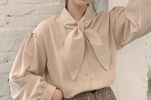 骨格ウェーブタイプがスタイルアップできる上重心のデザイン「リボン」