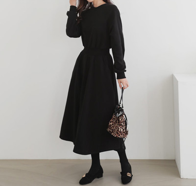 骨格ナチュラルタイプにオススメしたいDHOLICのワンピース「裏起毛ラグランフレアワンピース」